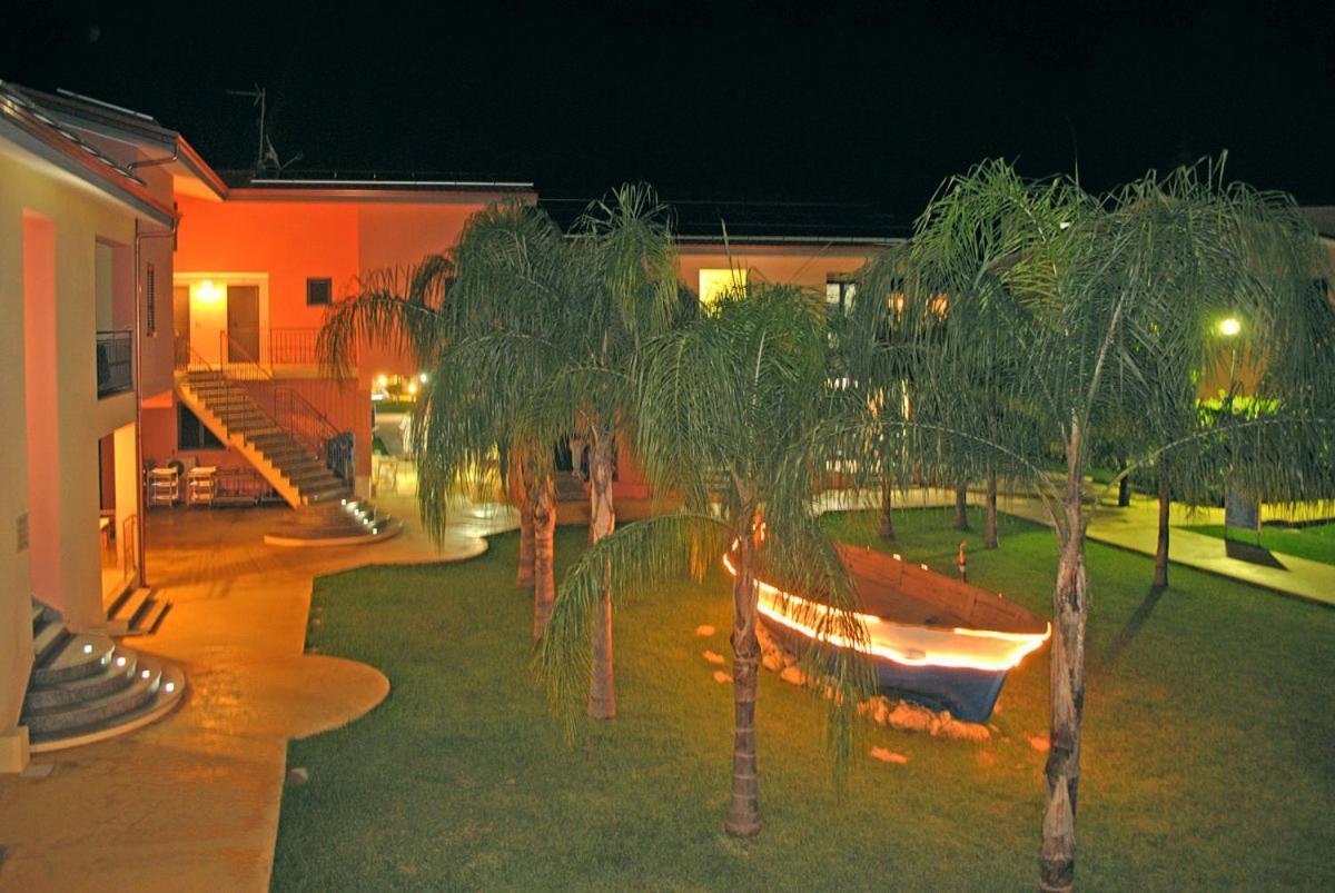 Club Esse Aquilia Beach Village Badolato Marina المظهر الخارجي الصورة