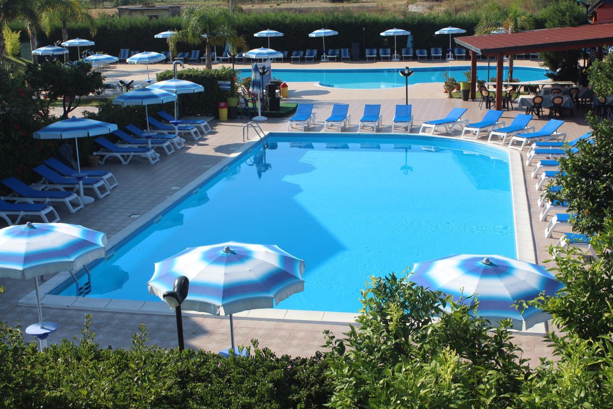 Club Esse Aquilia Beach Village Badolato Marina المظهر الخارجي الصورة