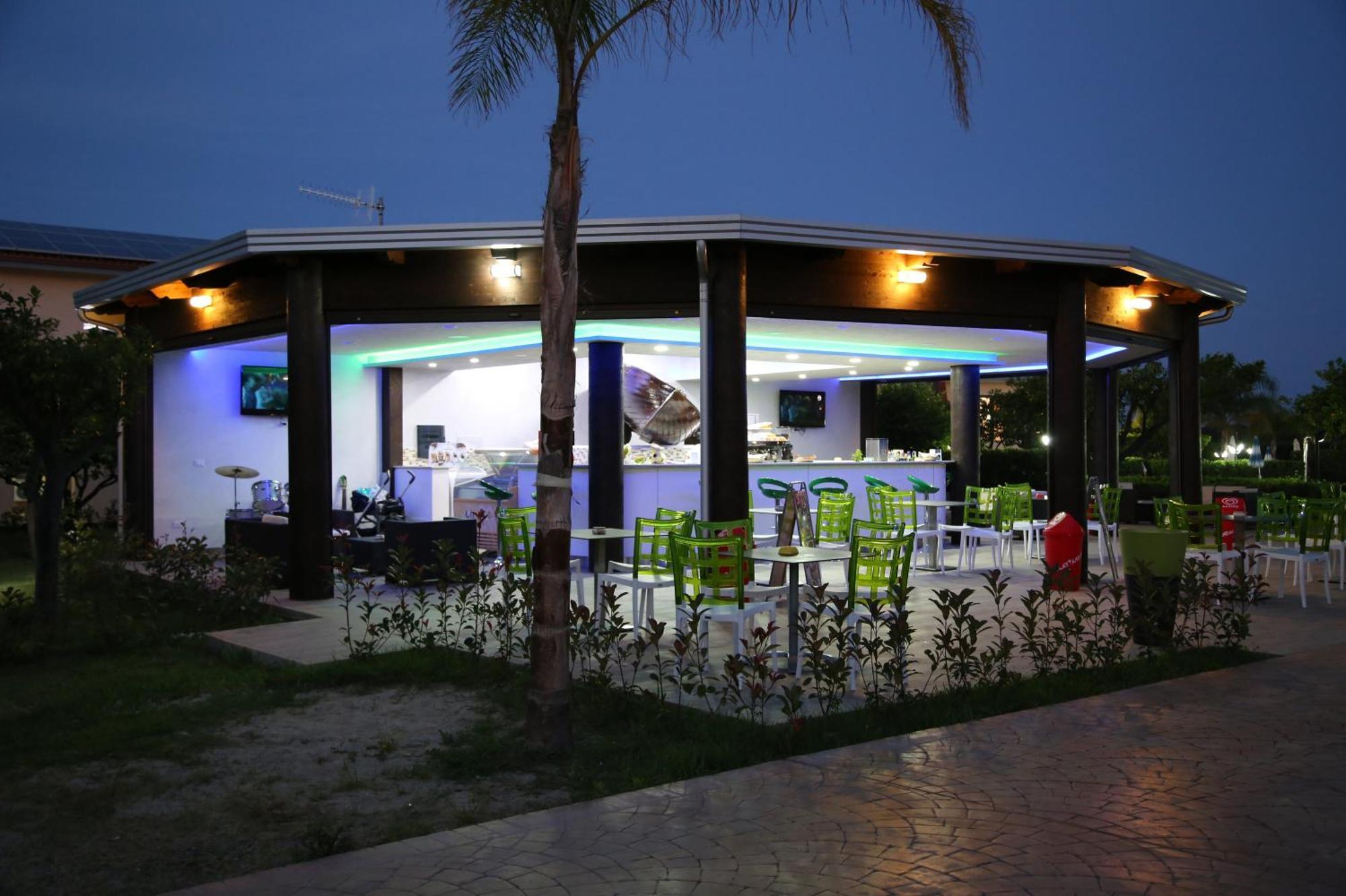 Club Esse Aquilia Beach Village Badolato Marina المظهر الخارجي الصورة